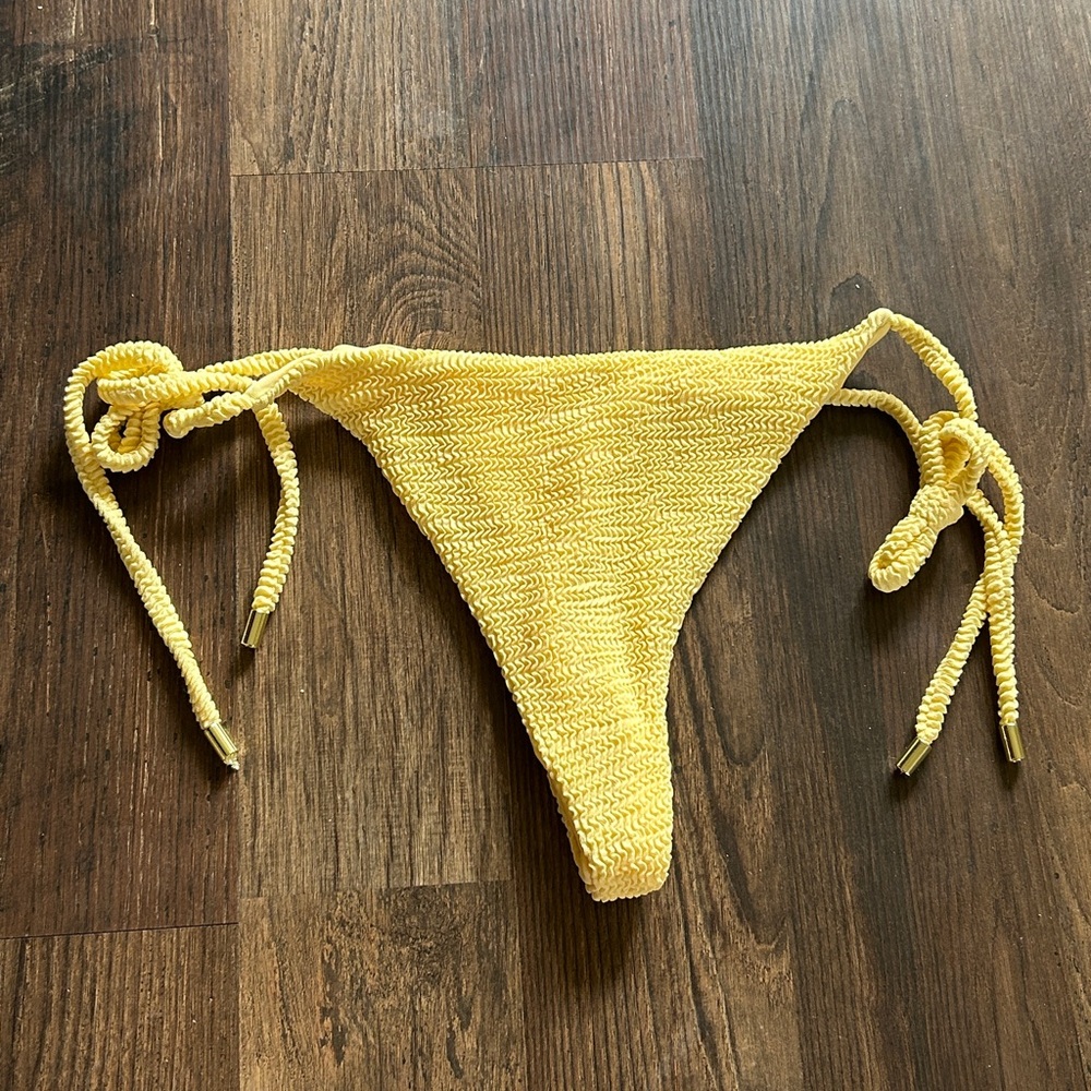 NWOT Monday Swimwear PALMA THONG - HONEY CRINKLE sz V